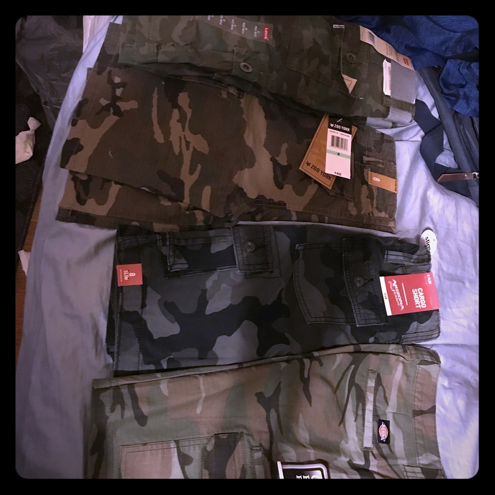 camo shorts boys. size 8. for an 6 to 9 year old
